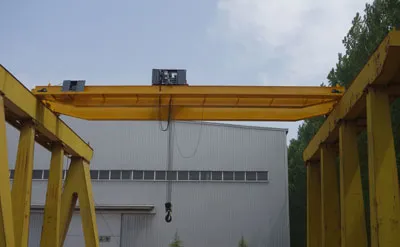 25 Ton 13.7 M H-5 M Double Girder Overhead Crane with European Style Electric Wire Rope Hoist for sale to Australia