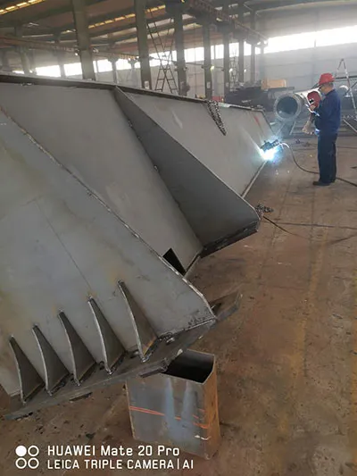 grúa pluma giratoria montada en columna de 15 toneladas