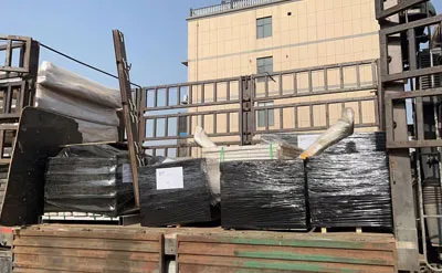 Empaque y Envío de Grúa Pluma Móvil de 2 Ton