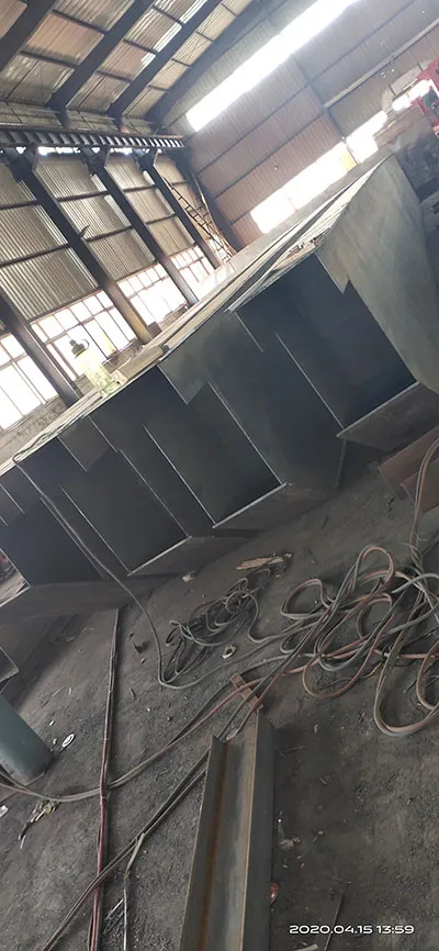 Fabricación de una puente grúa birriel con cuchara de 20 toneladas