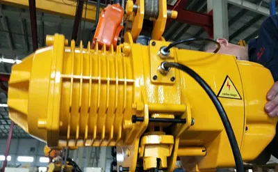 Grúa Giratoria con Pluma Montada en Columna de 2 Toneladas y 5,8 M con Polipasto Eléctrico de Cadena de Baja Altura Venta a México