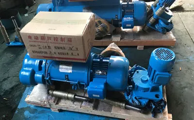 Grúa Pluma Giratoria Montada en Columna de 2 Toneladas 4 M y H-2.35M con Polipasto Eléctrico de Cable Vendida a México