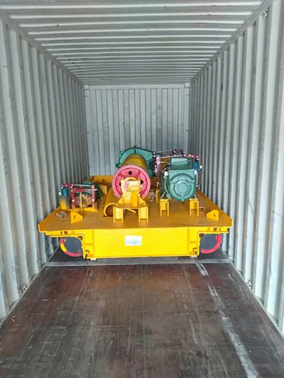 Carga de contenedores en el puerto de grúa viajera birriel de 20 toneladas