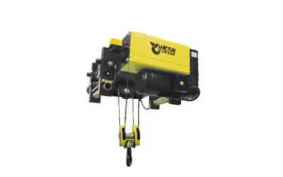 European-spec electric hoist