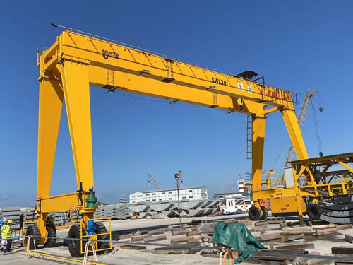 Rubber Tyred Gantry (RTG) Crane